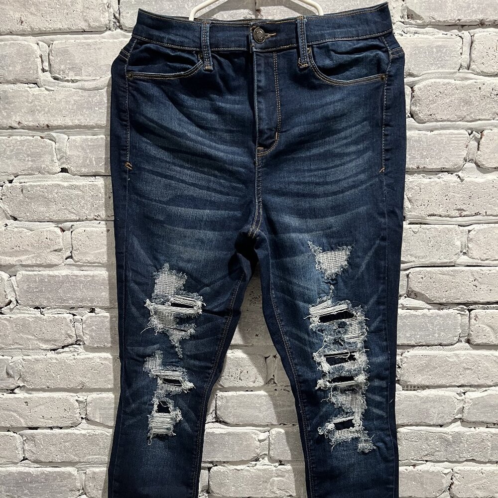 Mudd Brand Distressed Jeans size 9 - High Rise